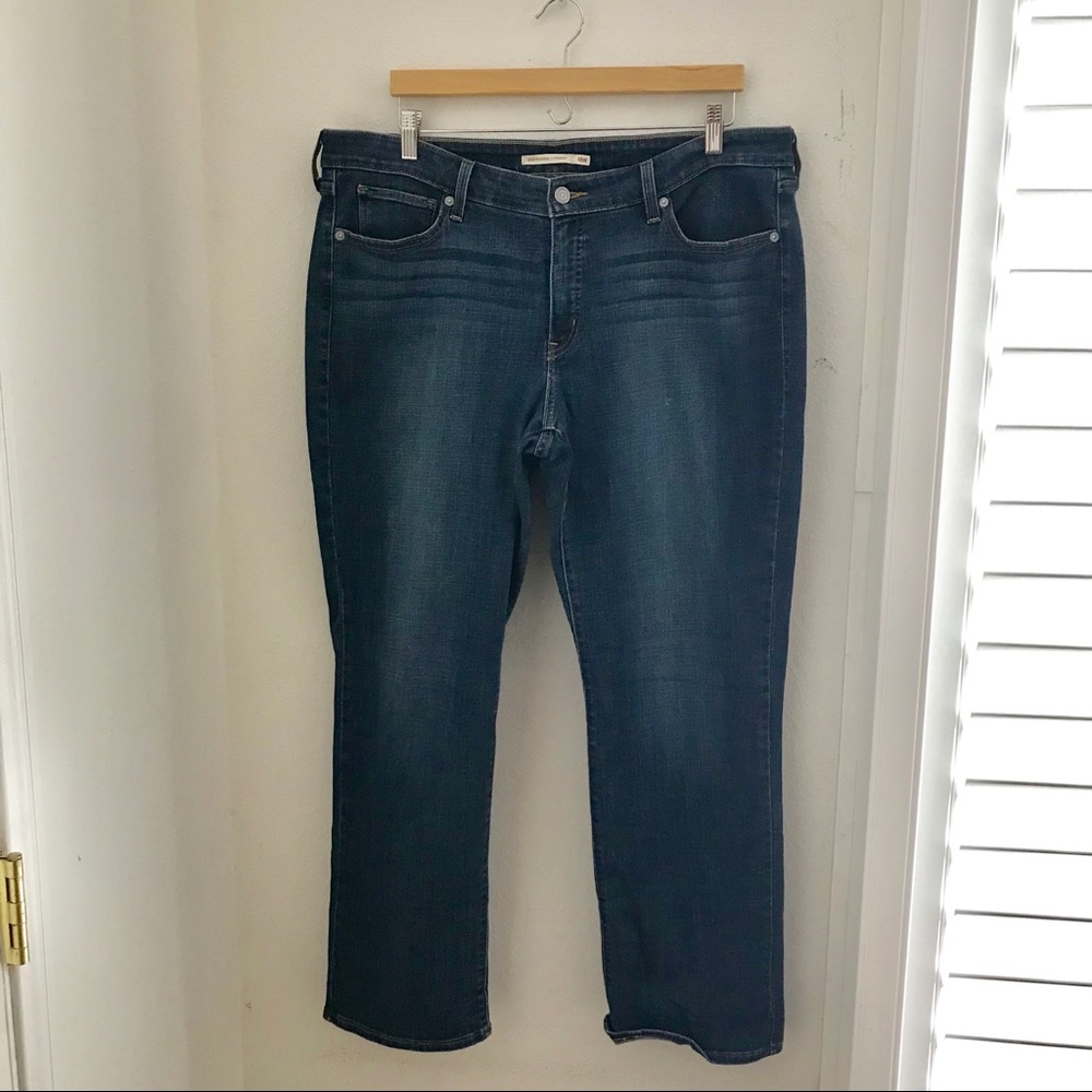 Women’s 414 Relaxed Straight fitting Levi’s